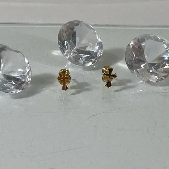 14K YELLOW GOLD cross crucifix studs ✝️ MADE IN TURKEY - Picture 4 of 15